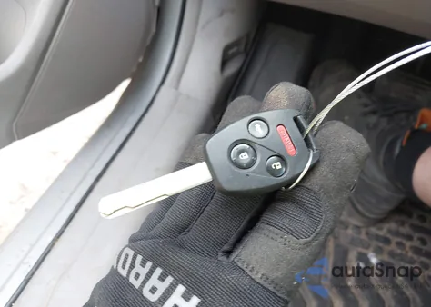 2009 Honda Accord 2.4 Ex-L from USA, damaged, VIN 1HGCP26899A059963